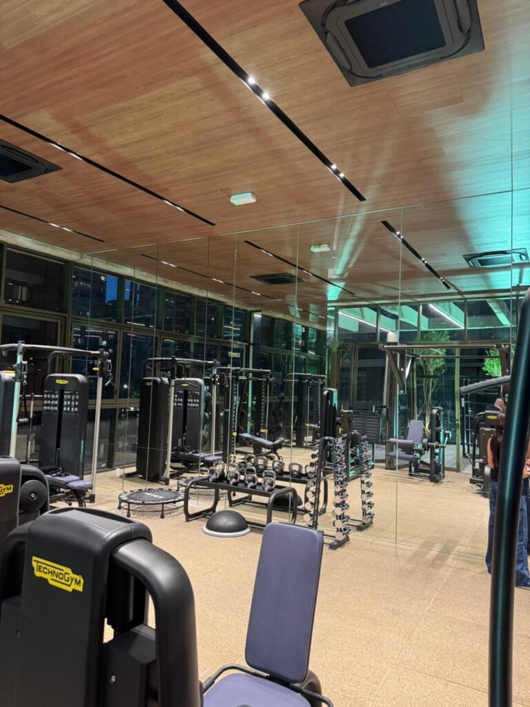 Fitness do Park Avenue Ibirapuera pronto. Foto real